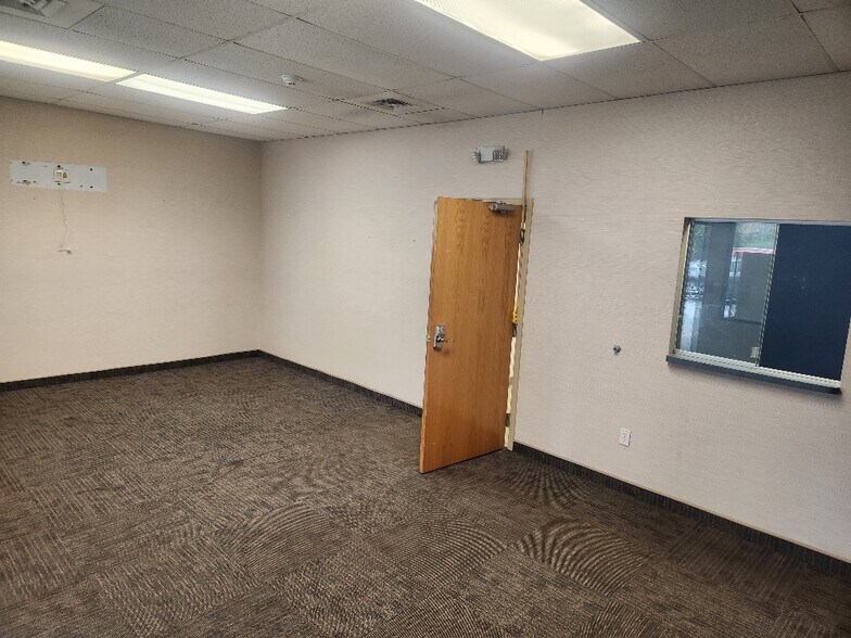 More Photos Of 764 Campbell Ave, West Haven Office For Sale