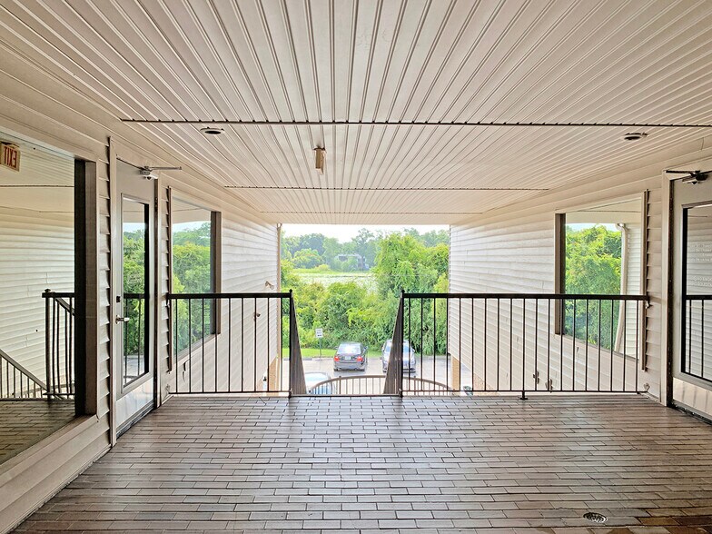More Photos Of 13907 N Dale Mabry, Tampa Office For Sale