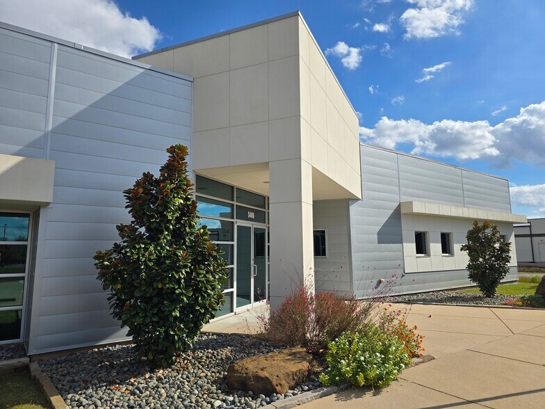 More Photos Of 5486 Airline Dr, Bossier City Office For Sale