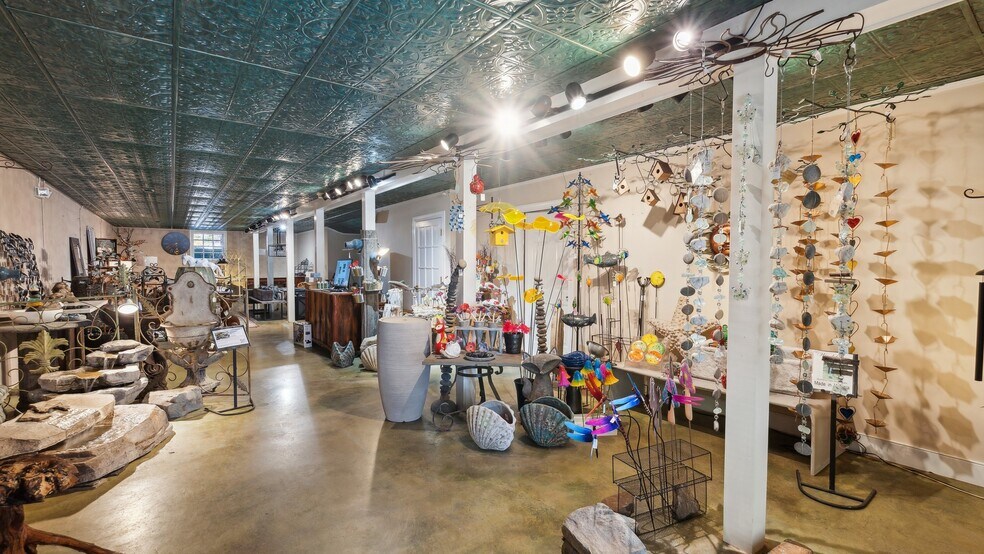 More Photos Of 5309 S Seminole Trl, Madison Storefront For Sale