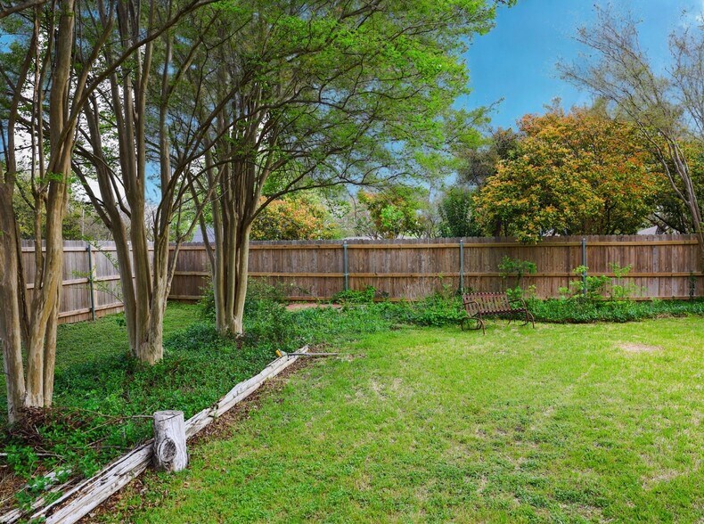 More Photos Of 802 S 37th St, Temple General Retail For Sale