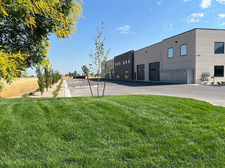 More Photos Of 1548 American Way, Payson Warehouse For Lease