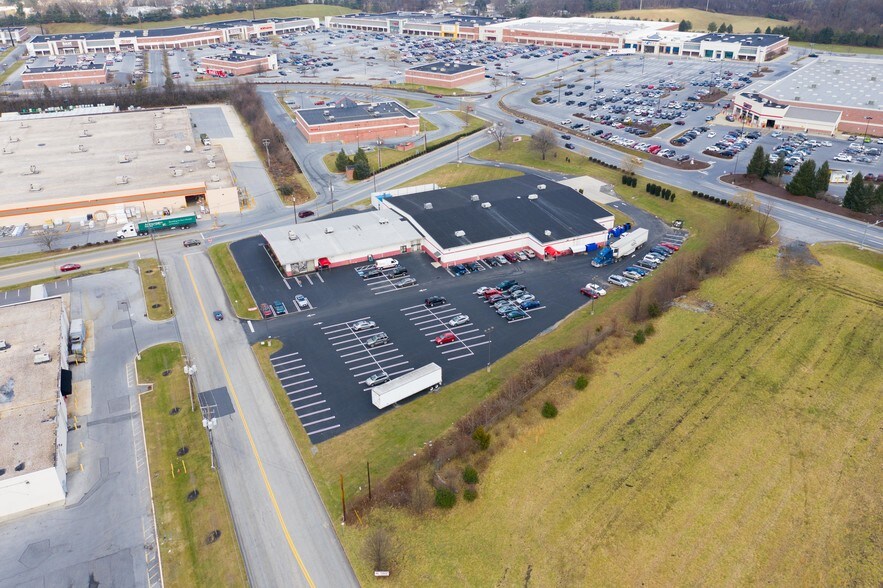 Primary Photo Of 5051 Hampton Court Rd, Harrisburg Freestanding For Lease