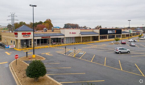 More Photos Of 1008 Crossroads Dr, Statesville Unknown For Lease