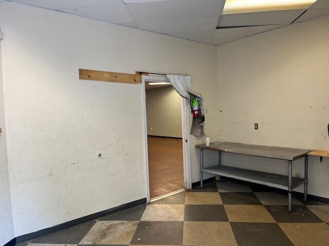 More Photos Of 1950 Hendersonville Rd, Asheville Unknown For Lease
