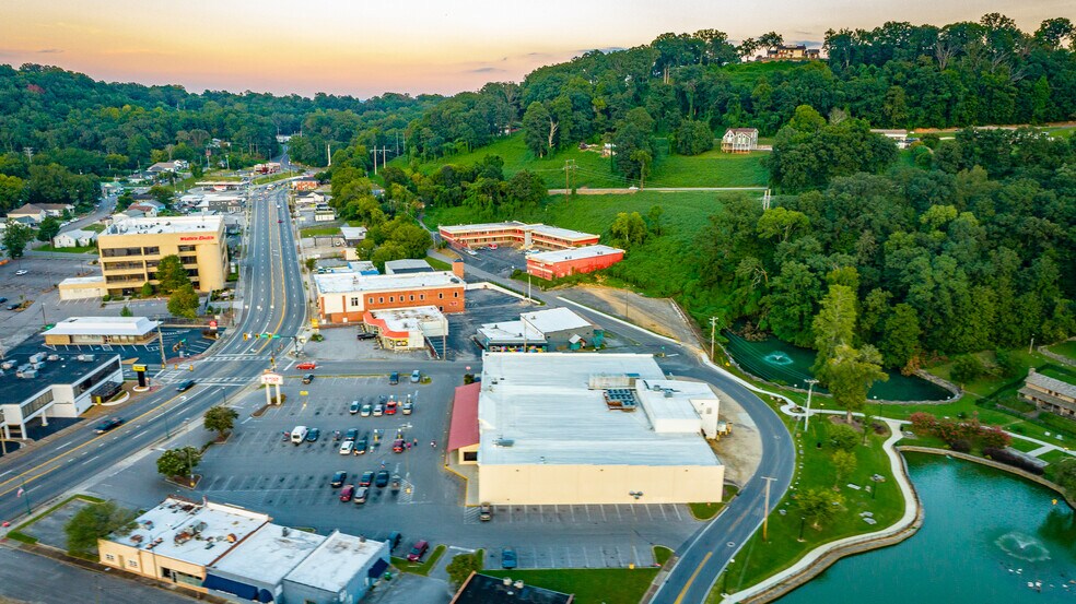 More Photos Of 319 Chickamauga Ave, Rossville Supermarket For Lease