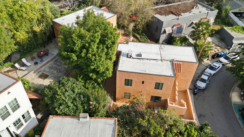 More Photos Of 3361 Hamilton Way, Los Angeles Apartments For Sale