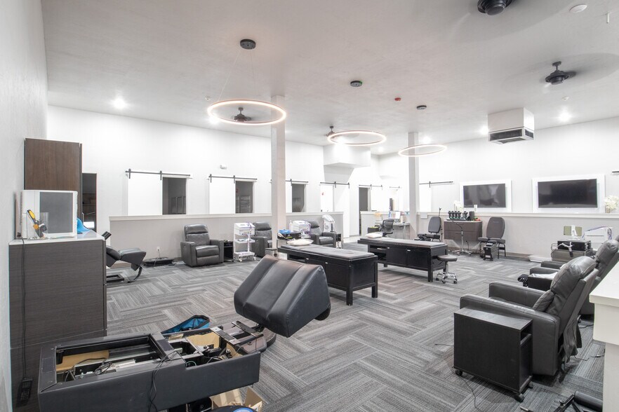 More Photos Of 880 W Main St, Duncan Healthcare For Sale