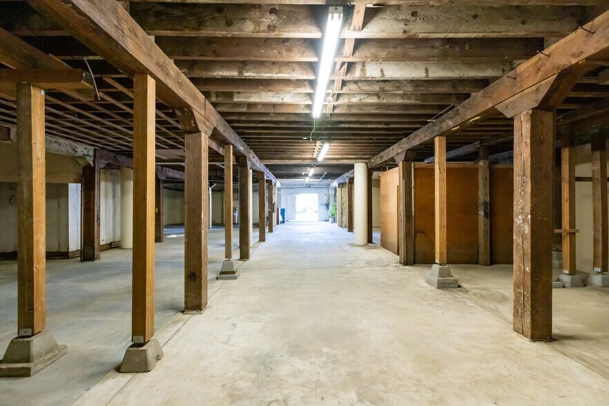 More Photos Of 105 Steuben st, Bingen General Retail For Sale