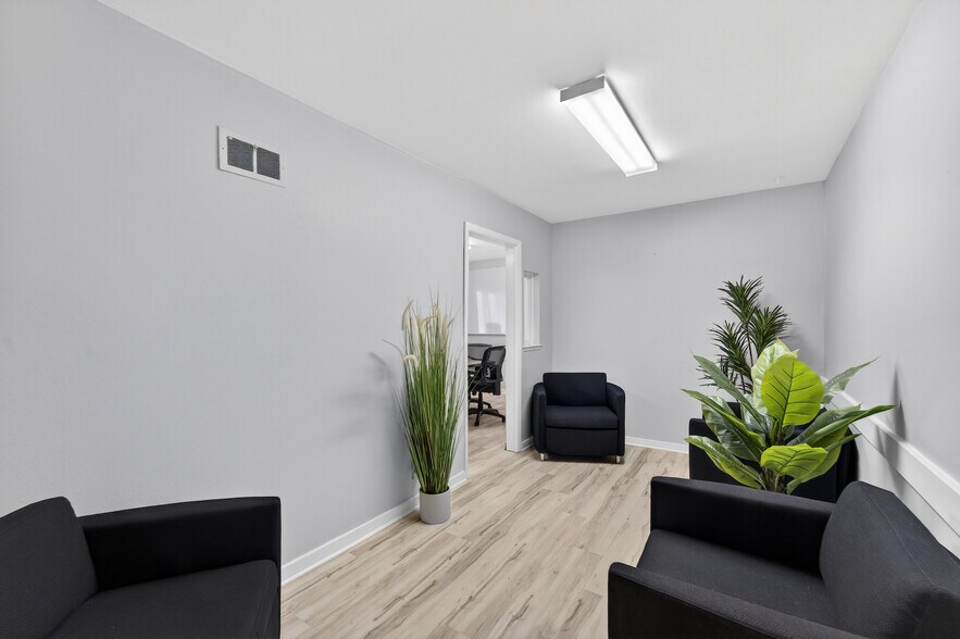More Photos Of 2001 Capitol dr, Milwaukee Office For Sale