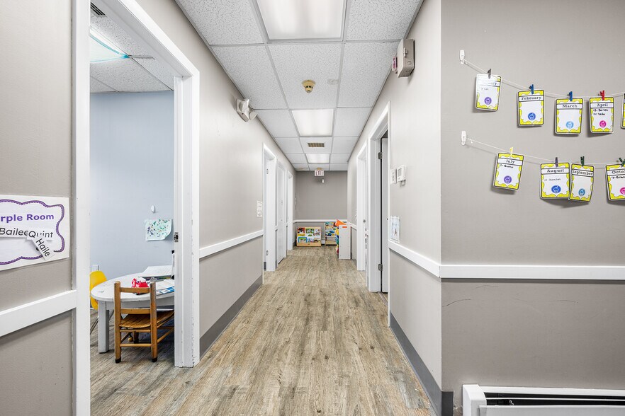 More Photos Of 131 Boston Post Rd, East Lyme Office For Lease