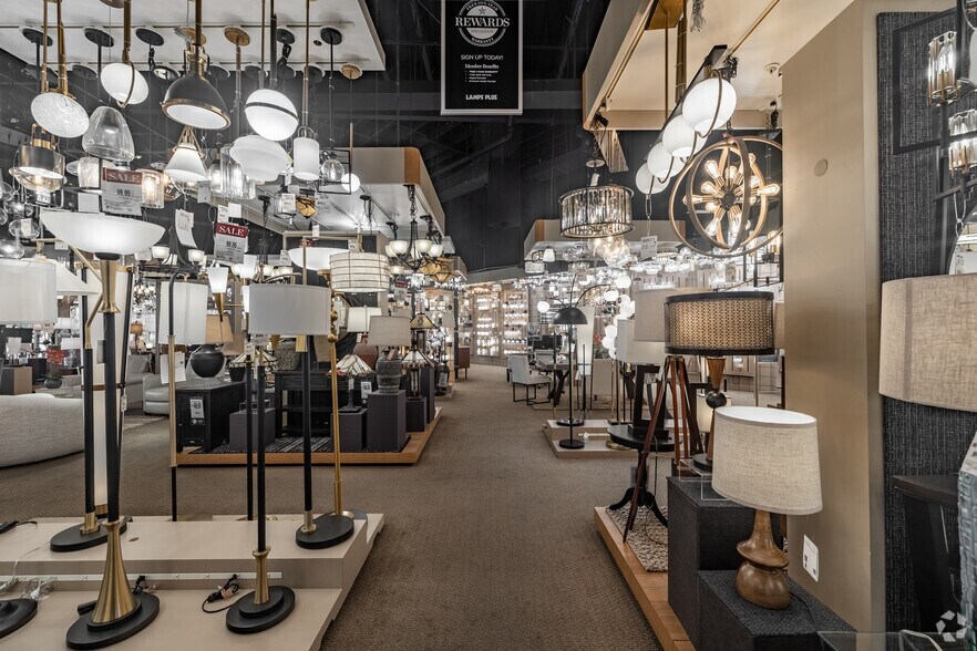 More Photos Of 18989 Hawthorne Blvd Beach, Redondo Beach Freestanding For Lease