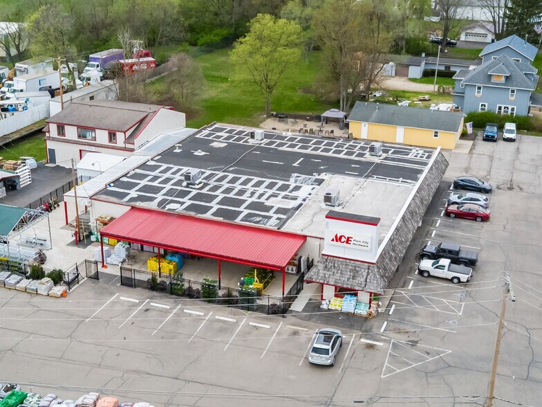 More Photos Of 235 S Jefferson Ave, Plain City Mixed Retail For Sale