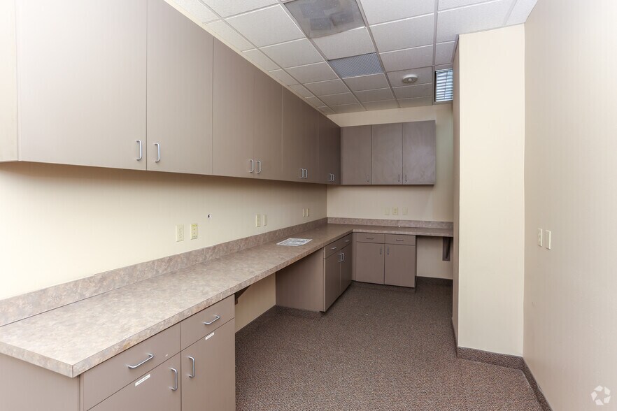 More Photos Of 450 E John Carpenter Fwy, Irving Office For Sale