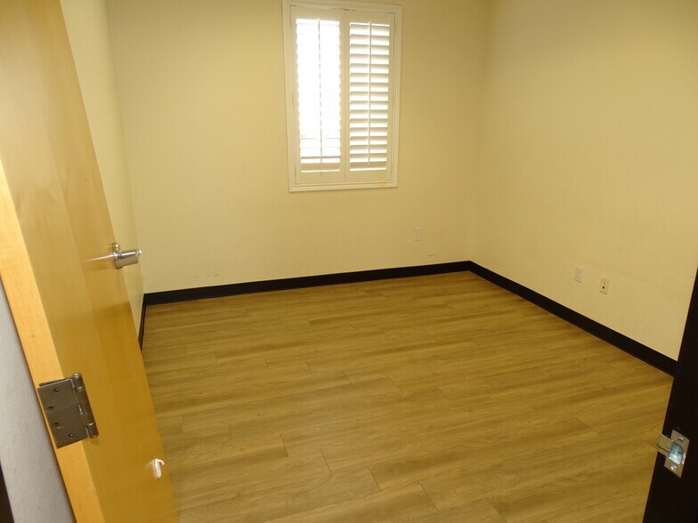 More Photos Of 750 Coronado Center Dr, Henderson Medical For Lease