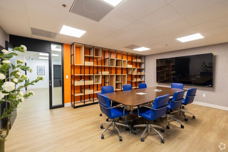 More Photos Of 6698 68th Ave N, Pinellas Park Coworking Space