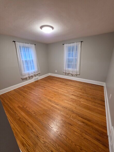 More Photos Of 1062 Portland Cobalt Rd, Portland Office For Lease