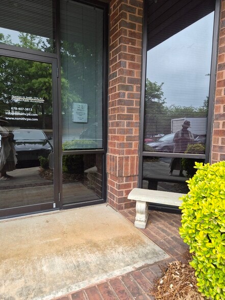 More Photos Of 470 Satellite Blvd NE, Suwanee Warehouse For Lease