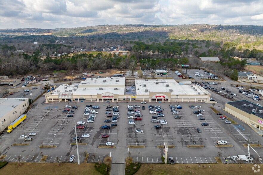 More Photos Of 1646-1664 Montgomery Hwy, Birmingham Unknown For Lease