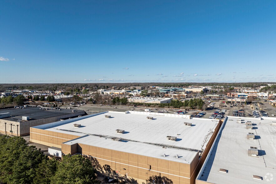 More Photos Of 11357 Midlothian Tpke, North Chesterfield Storefront For Sale