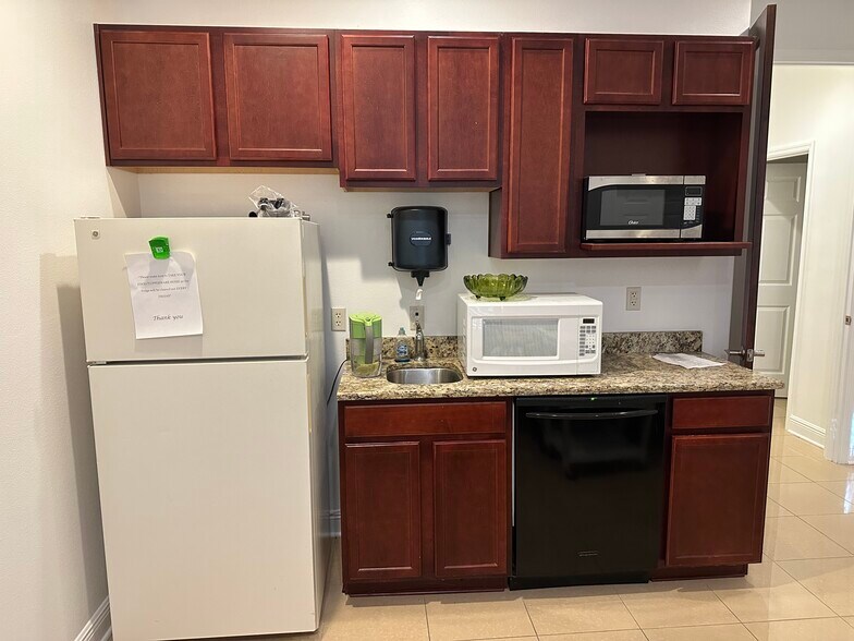 More Photos Of 1656 S Volusia Ave, Orange City Medical For Lease