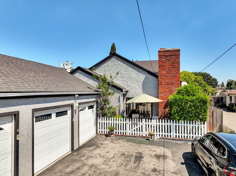 More Photos Of 416 Hamilton St, Costa Mesa Apartments For Sale