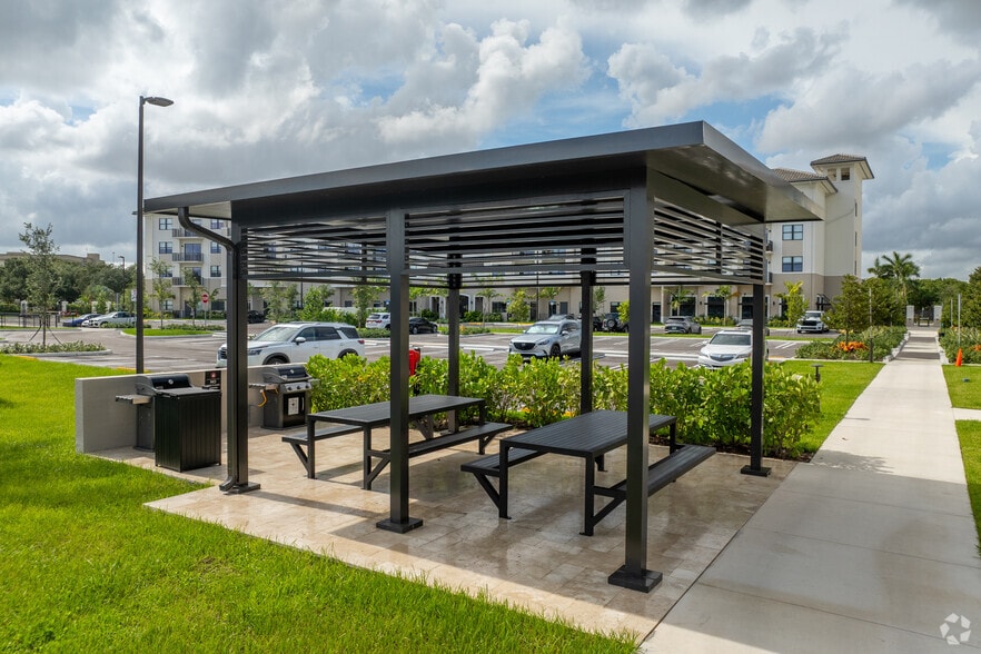 More Photos Of 8205 Commerce Way, Miami Lakes Apartments For Lease