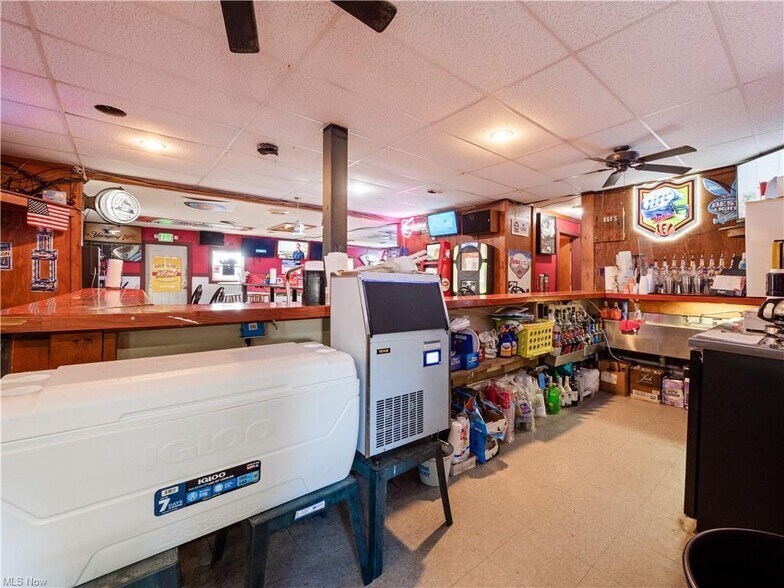 More Photos Of 612 S State St, Crooksville Bar For Sale