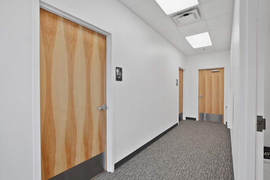 More Photos Of 1125 Redwood Materials Dr, Ridgeville Distribution For Lease
