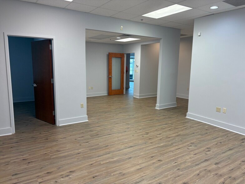 More Photos Of 913 Ridgebrook Rd, Sparks Medical For Sale