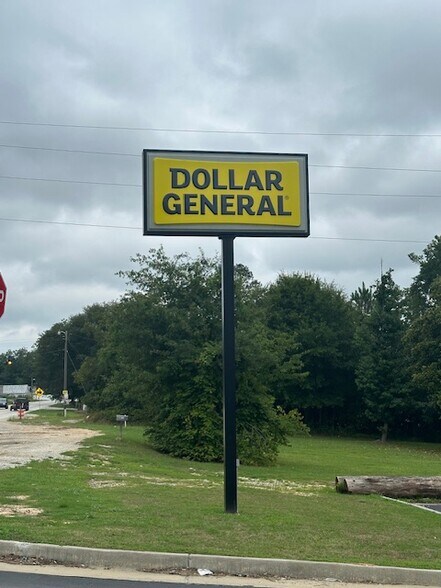 More Photos Of 4953 Lexington Rd, Rayle Freestanding For Sale