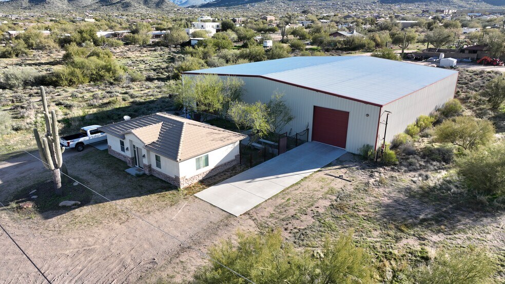 More Photos Of 34755 N 51st St, Cave Creek Warehouse For Lease