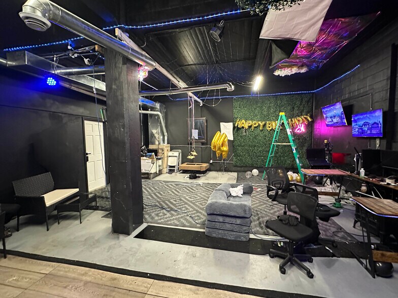 More Photos Of 2600-2604 W Fond Du Lac Ave, Milwaukee Manufacturing For Sale