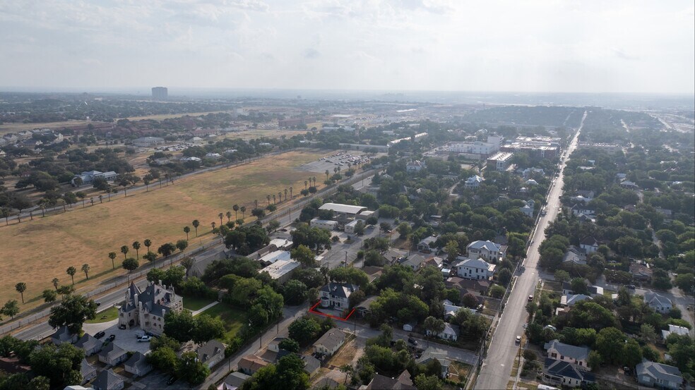 More Photos Of 1318 Willow, San Antonio Apartments For Sale