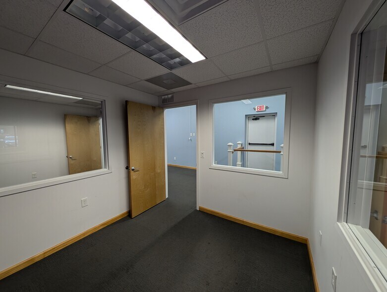 More Photos Of 5221-5223 Main St, Buffalo Freestanding For Lease