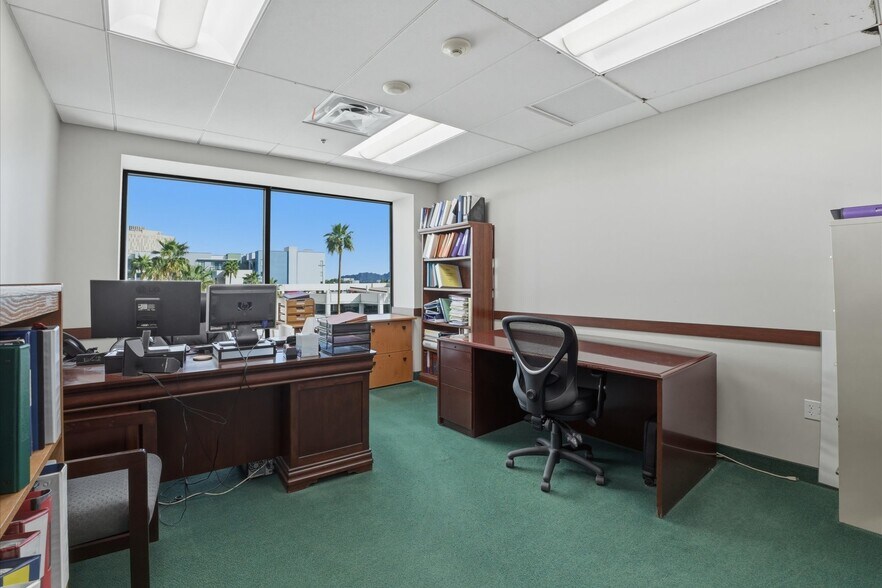 More Photos Of 3033 N Central Ave, Phoenix Office For Sale
