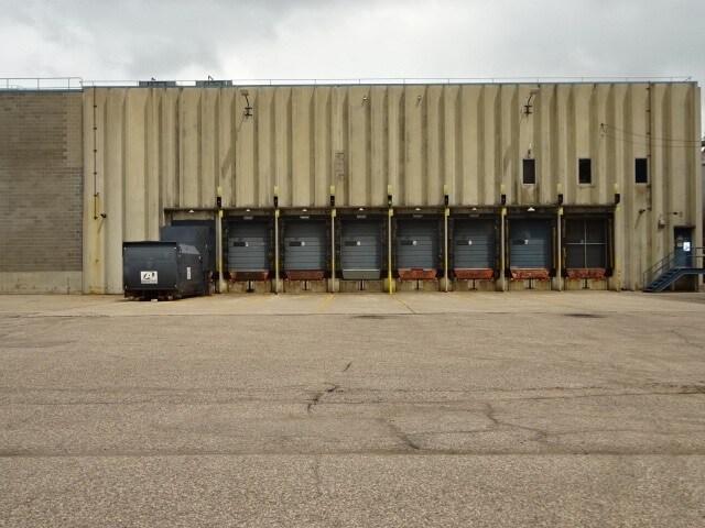 More Photos Of 4930 Hayes Ave, Plover Distribution For Lease