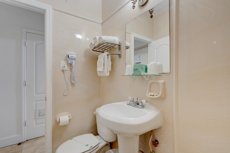 More Photos Of 1680 James Ave, Miami Beach Hotel For Sale