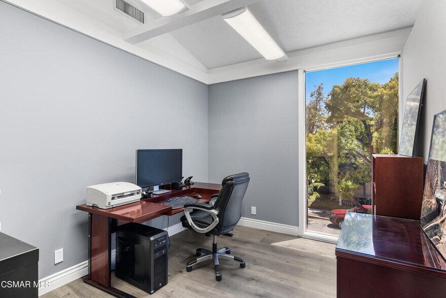 More Photos Of 2505 Canada Blvd, Glendale Office For Lease