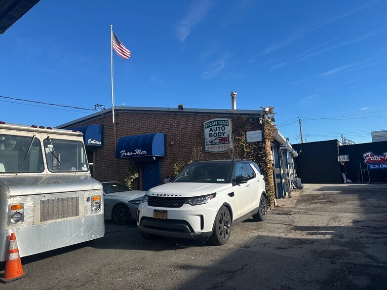 More Photos Of 111 Jewett Ave, Staten Island Industrial For Lease