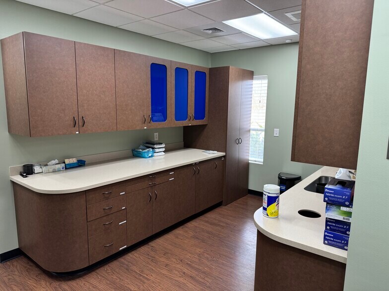 More Photos Of 10965 Winds Crossing Dr, Charlotte Medical For Sale