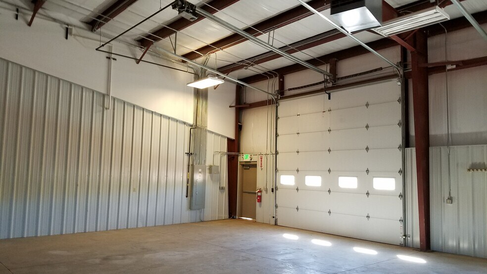 More Photos Of 2018 125th Ave NW, Watford City Warehouse For Lease