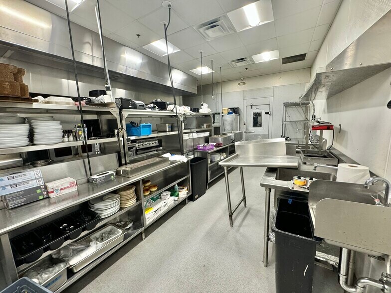 More Photos Of 721 Hanover Pike, Hampstead Unknown For Lease