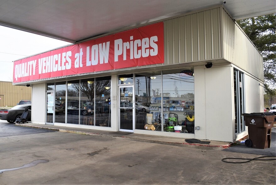 More Photos Of 21 Executive Dr, Crossville Service Station For Sale