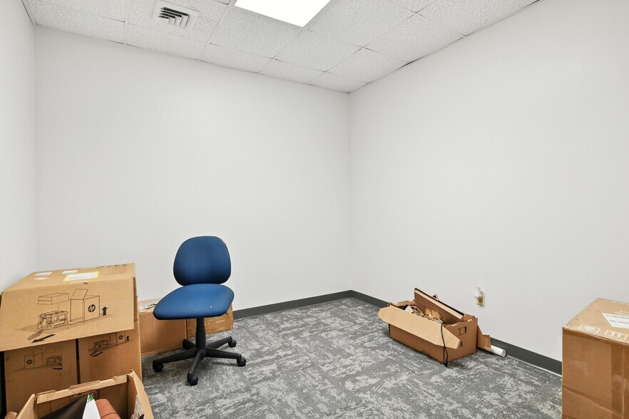 More Photos Of 3 Northwestern Dr, Bloomfield Medical For Lease