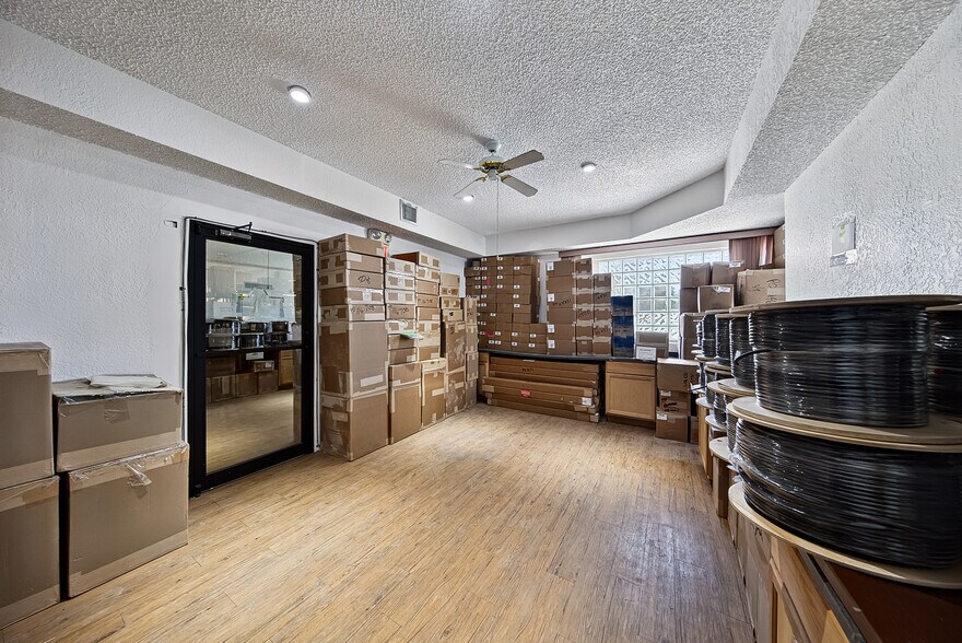 More Photos Of 936-940 NW 1st St, Fort Lauderdale Warehouse For Sale