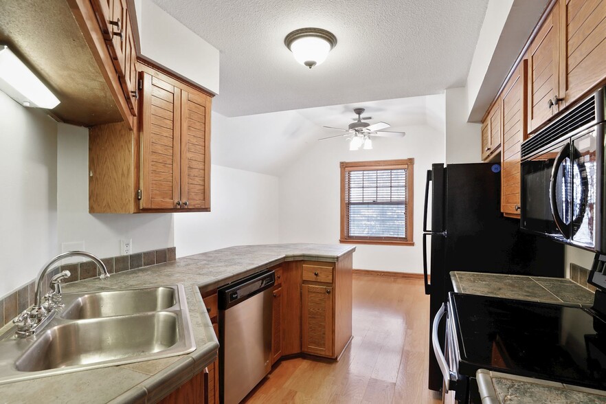 More Photos Of 197 Kent St, Saint Paul Multifamily For Sale
