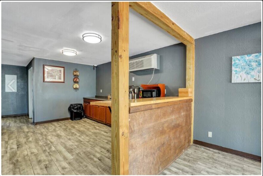 More Photos Of 4071 US 17, Richmond Hill Hotel For Sale