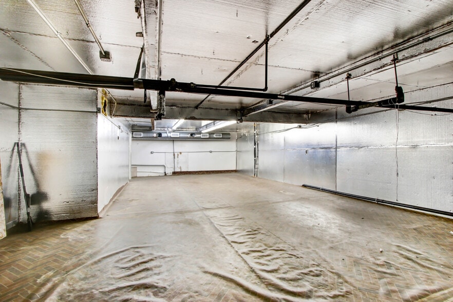More Photos Of 21352 Nordhoff St, Chatsworth Light Manufacturing For Sale