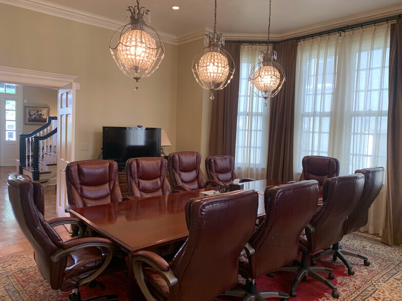 More Photos Of 205 23rd Ave N, Nashville Office For Sale